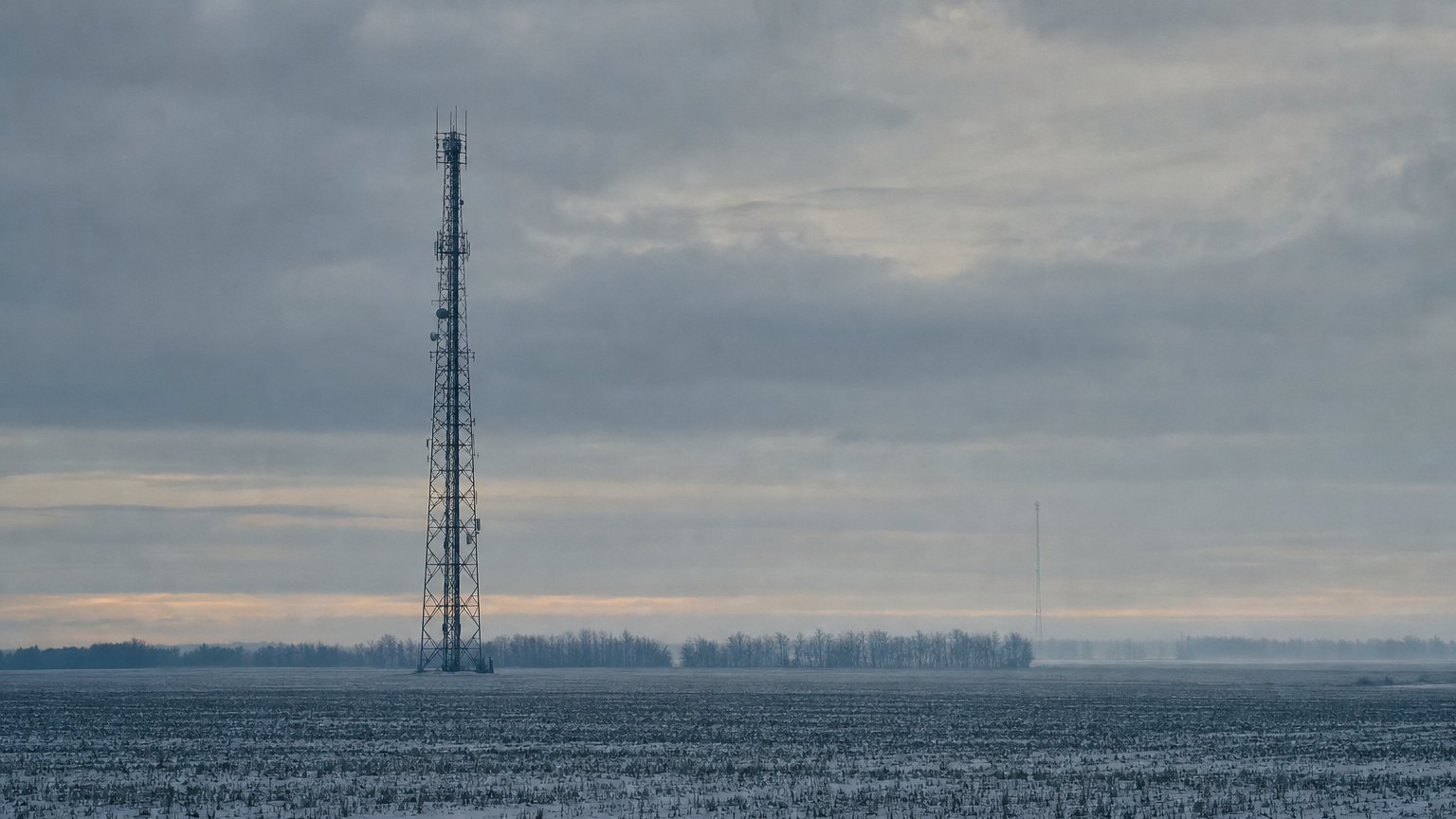 A 70 km Gray Zone Makes a 30 km Radio Link Useless